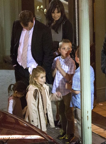 Britney Spears đưa chồng tương lai dự đám cưới em gái