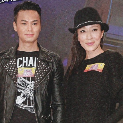 Nữ diễn viên khả ái luôn ăn mặc thật trẻ trung để ăn gian tuổi tác.