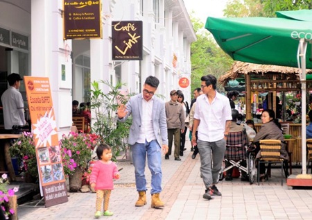 Quán quân Người Giấu Mặt khoe phần thưởng khủng - 12 Dạo chơi chợ phiên Ecosunday tại Phố Trúc đem lại cảm giác thư thái thú vị….