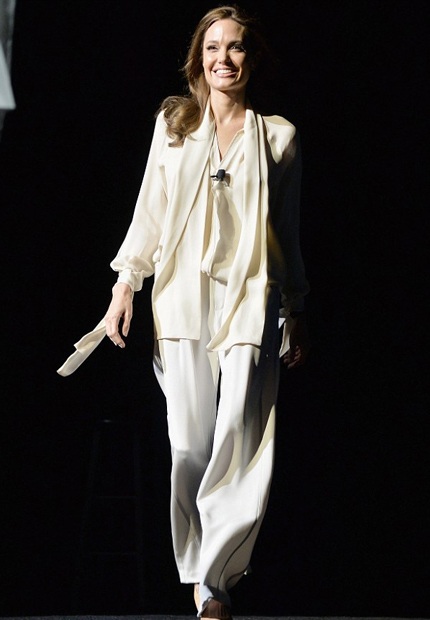 Angelina Jolie tham gia quảng cáo cho bộ phim mới mang tên