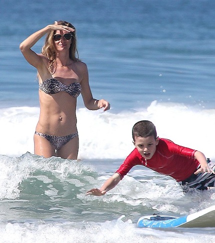 Con gái thứ hai mới được 1 tuổi, Gisele đã lấy lại dáng vóc thanh mảnh ngày nào.