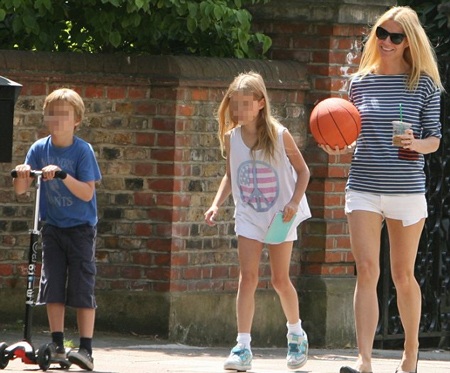 Gwyneth Paltrow và chồng cũ sẽ chia nhau 150 triệu đô - 2 Gwyneth Paltrown đang sống cùng hai con tại Los Angeles, Mỹ
