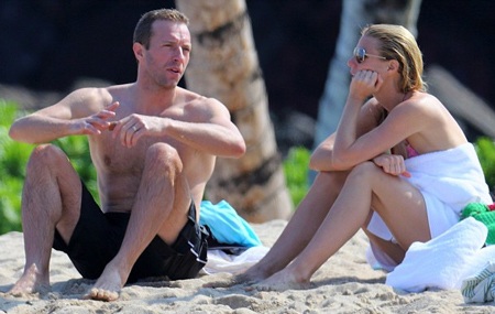 Gwyneth Paltrow và chồng cũ sẽ chia nhau 150 triệu đô - 3 Vợ chồng Gwyneth Paltrown và Chris Martin đưa các con đi nghỉ hồi cuối năm 2013