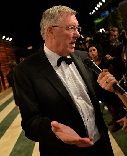 Mỹ nhân đua nhau mặc "bạo" trong tiệc hậu Oscar (phần 2) - 11 Cựu huấn luyện viên Alex Ferguson