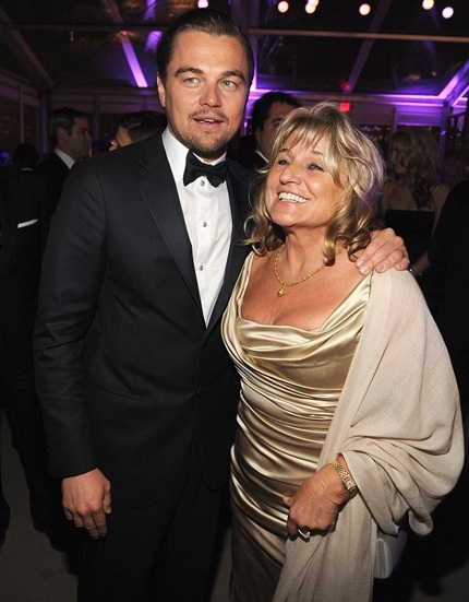 Mỹ nhân đua nhau mặc "bạo" trong tiệc hậu Oscar (phần 1) - 40 Leonardo DiCaprio tới dự tiệc cùng mẹ ruột