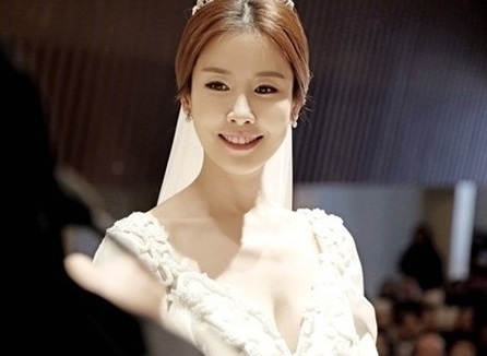 Nữ diễn viên xứ Hàn Lee Tae Ran bất ngờ tổ chức hôn lễ với một doanh nhân trong ngày hôm nay 4/3