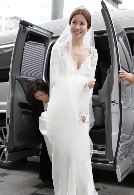 Nữ diễn viên 38 tuổi mời khá ít bạn bè trong làng giải trí tới chung vui