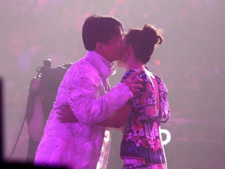 Thành Long và Kim Hee Sun từng rất thân thiết sau thời gian hợp tác ăn ý trong bộ phim