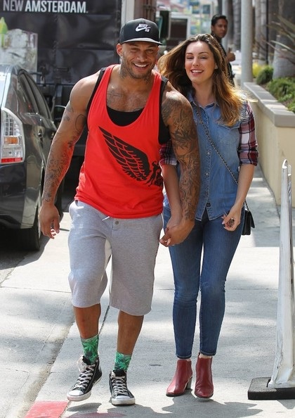 Mỹ nhân U40 Anh quốc khoe thân hình nảy nở