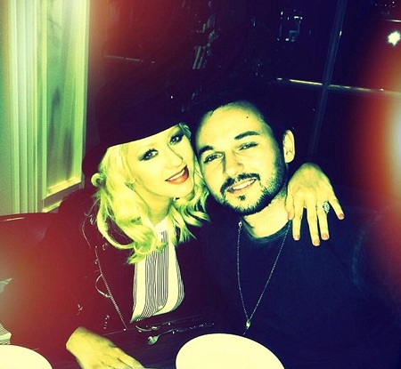 Bà bầu Christina Aguilera vẫn thon thả đáng ngưỡng mộ