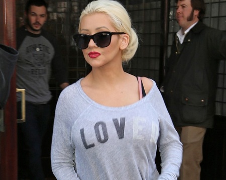 Bà bầu Christina Aguilera vẫn thon thả đáng ngưỡng mộ