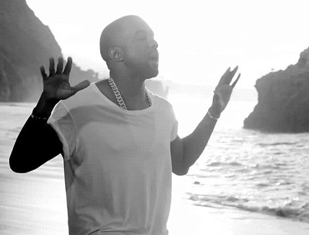 Kanye West lại nhắc tới tình yêu anh dành cho Kim Kardashian trong clip mới phát hành