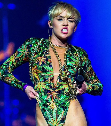 Continuing to live a wild life, Miley Cyrus may have a stroke