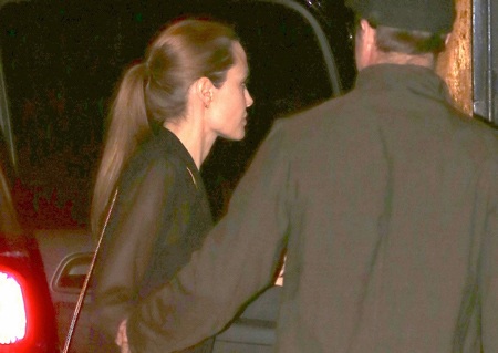 Cặp tình nhân nổi tiếng tới theo dõi buổi trình diễn của...