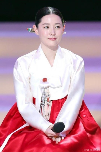 “Nàng Dae Jang Geum” diện hanbok cực xinh tại Hồng Kông