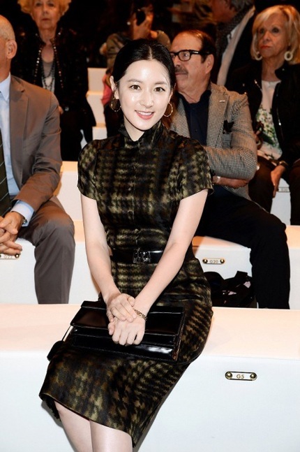 Lee Young Ae được yêu thích bởi tài năng và một cuộc sống rất lành mạnh, không scandal.