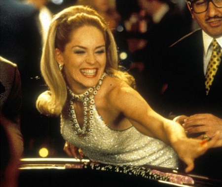 Sharon Stone phải nhập viện cấp cứu - 3 Sharon Stone trong bộ phim nổi tiếng