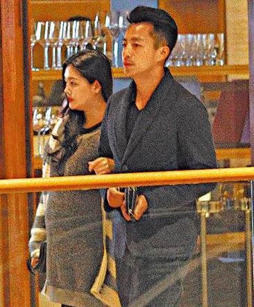 Vợ chồng Từ Hy Viên hạnh phúc bên con gái mới sinh - 4 Vy Vy