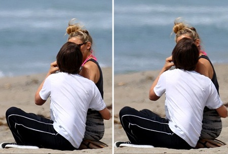 Cặp đôi liên tục hôn nhau và rất thân mật. 