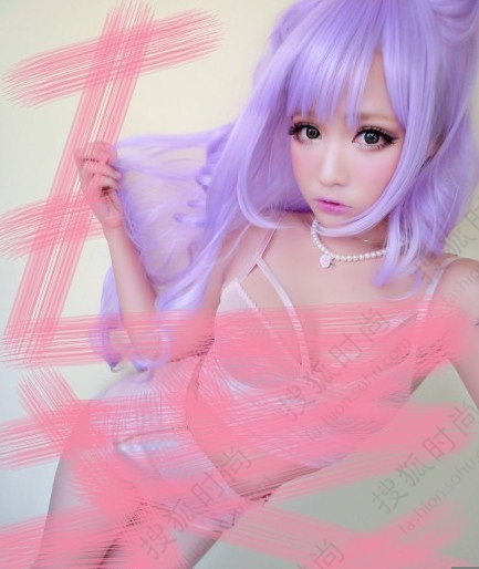 Nhờ những bức ảnh trang điểm và ăn mặc như búp bê, Meng đã trở nên nổi tiếng khắp Trung Quốc.