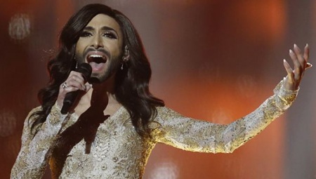 Ảnh thời chưa là "phụ nữ" của quán quân Eurovision - 4 Conchita Wurst trong đêm chung kết cuộc thi Eurovision năm 2014