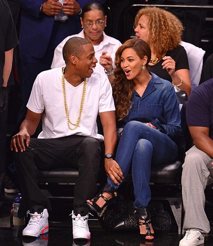 Vợ chồng Beyonce và Jay Z phải đi xe riêng sau khi Jay Z bị em gái Beyonce đấm đạp trong thang máy