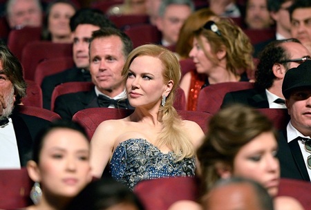 Nicole Kidman bên trong hội trường lớn của LHP Cannes