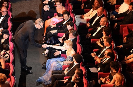 Nicole Kidman bên trong hội trường lớn của LHP Cannes