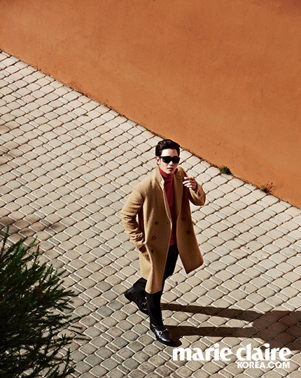 Mỹ nam xứ Hàn Kim Soo Hyun tạo dáng điệu đà ở Ma-rốc - 12 Nam diễn viên điển trai thực hiện bộ ảnh mang phong cách của những năm 60 thế kỷ trước.