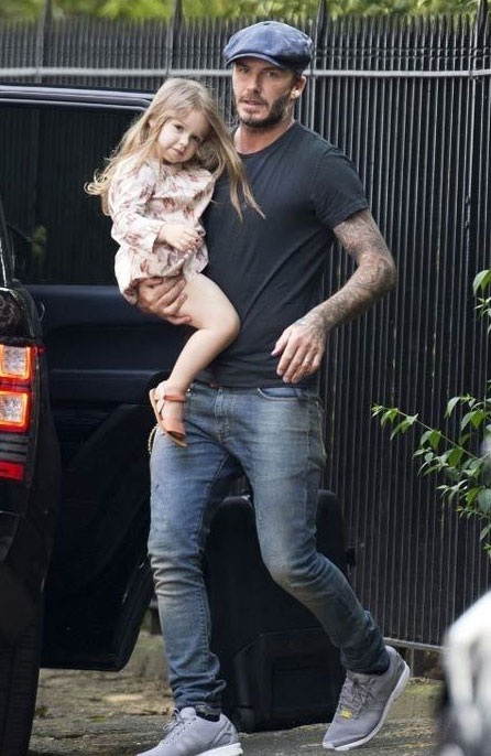 David Beckham tất bật với "công chúa nhỏ" - 1 David Beckham tất bật với công chúa nhỏ