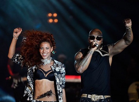 Natalie La Rose và Flo Rida cùng biểu diễn trên sân khấu