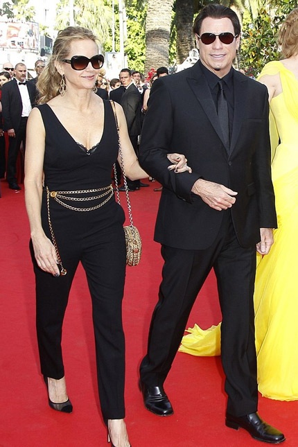 Người đẹp "Kill Bill" tha thướt trên thảm đỏ - 21 John Travolta sánh đôi cùng “bà xã” Kelly tại LHP quốc
tế Cannes