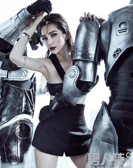 Bất ngờ với hình ảnh gợi cảm của Lý Băng Băng