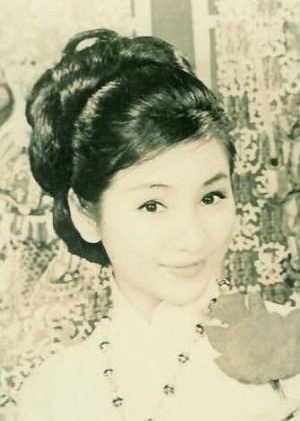 Cư dân mạng thích thú với ảnh thời trẻ của mỹ nhân Hồng Kông