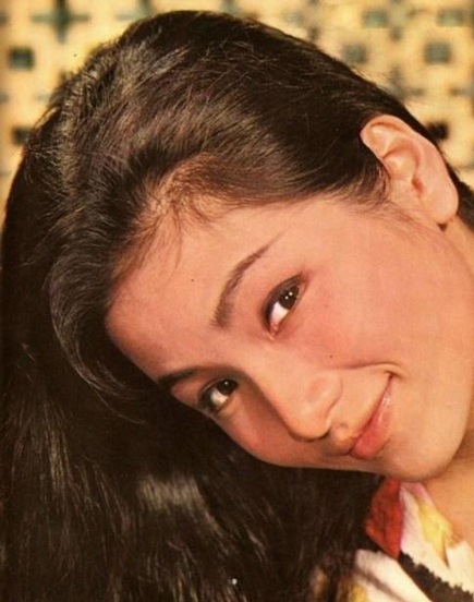 Cư dân mạng thích thú với ảnh thời trẻ của mỹ nhân Hồng Kông