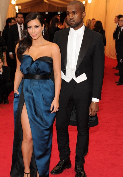 Cặp đôi nổi tiếng của Hollywood trông thật cuốn hút trên thảm đỏ.