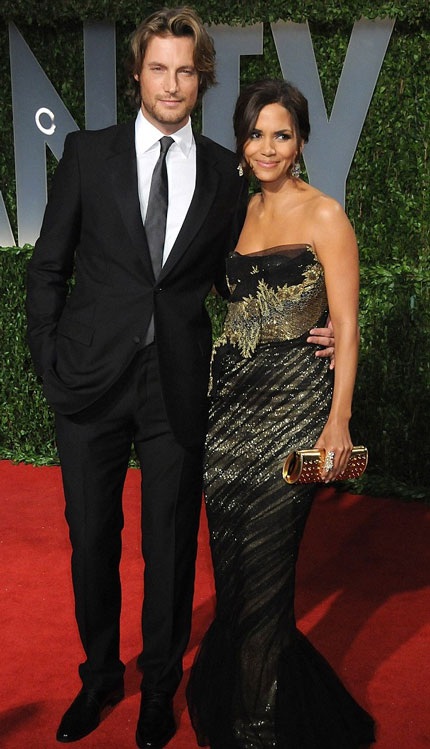 Halle Berry phải chu cấp cho người tình cũ