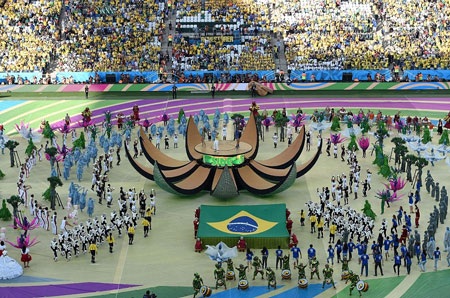 Jennifer Lopez cuồng nhiệt trong lễ khai mạc World Cup - 3 Vy Vy