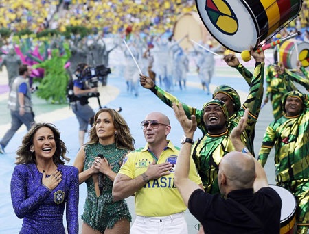 Jennifer Lopez cuồng nhiệt trong lễ khai mạc World Cup - 9 Ba nghệ sĩ hết mình với phần trình diễn của mình
