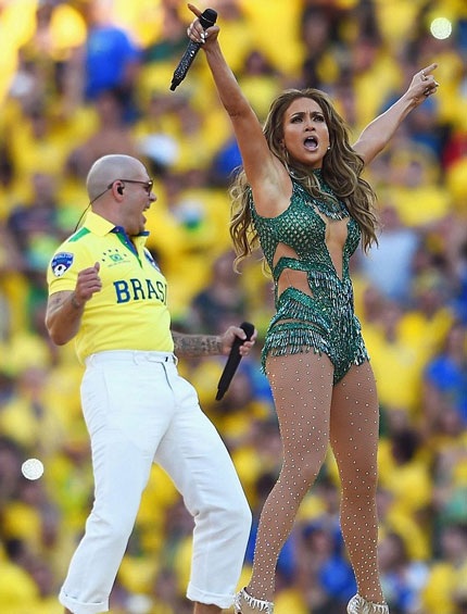 Jennifer Lopez cuồng nhiệt trong lễ khai mạc World Cup - 24 Jennifer và người đồng nghiệp ăn ý Pitbull