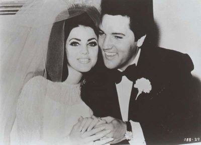 Choáng với nhan sắc ngày một khác lạ của vợ Elvis Presley - 13 Vy Vy