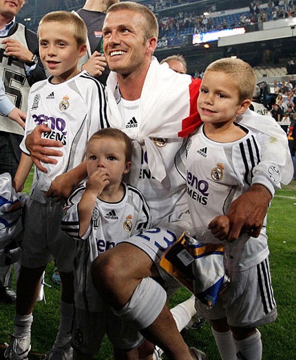 Chùm ảnh: Ngôi sao bóng đá và các con