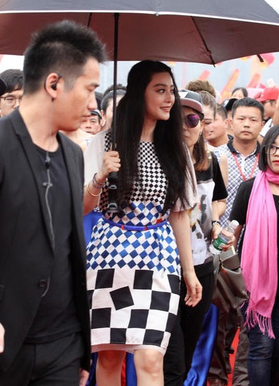 Phạm Băng Băng: Bầu bĩnh nhưng vẫn dễ thương! - 4 Tuy nhiên, không thể phủ nhận, cô vẫn rất xinh đẹp và cuốn hút.