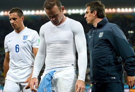 Gương mặt buồn bã của Wayne sau trận đấu.