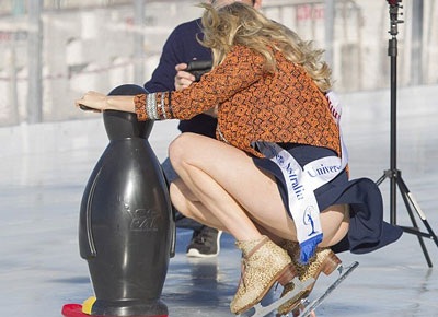 Hoa hậu Úc khốn khổ vì diện váy quá ngắn - 5 Hoa hậu Úc khốn khổ vì diện váy quá ngắn