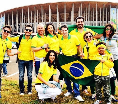 Các chân dài Brazil đều là fan của môn thể thao vua.