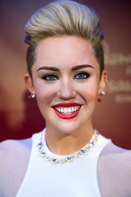 Bức tượng sáp mới nhất về Miley Cyrus cũng khiến các fan thích thú trong ngày đầu ra mắt.