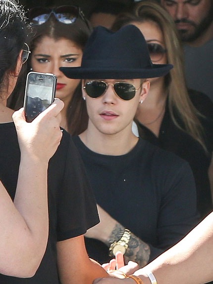 Justin Bieber liên tục khoe ảnh bạn gái mới - 1 Vy Vy