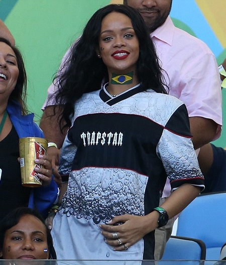 Rihanna vén áo khoe ngực ăn mừng bàn thắng của tuyển Đức | Báo Dân trí