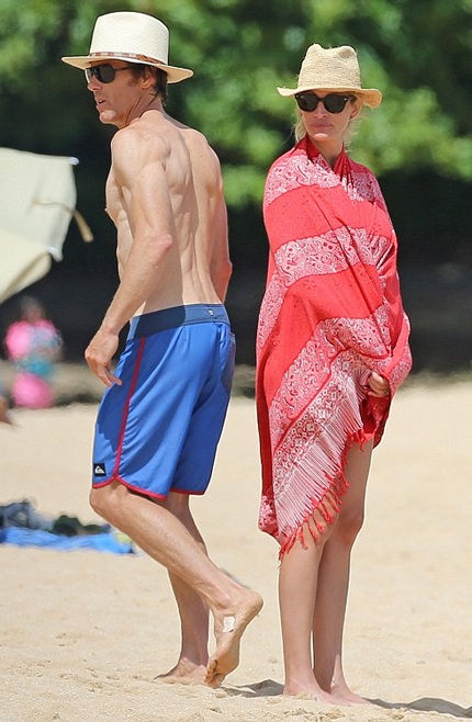 Người đàn bà đẹp Julia Roberts hạnh phúc bên ông xã